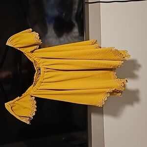 Daytrip size M. Off the shoulder blouse
